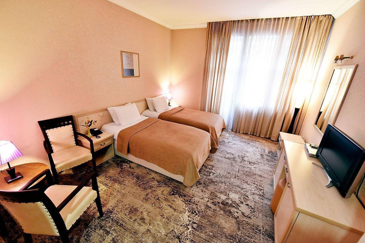 Sharden Hotel Tbilisi Exterior photo